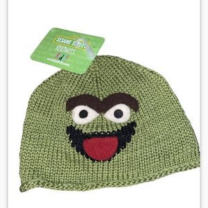 Delux Sesame Street HANDMADE oscar toddler tuque